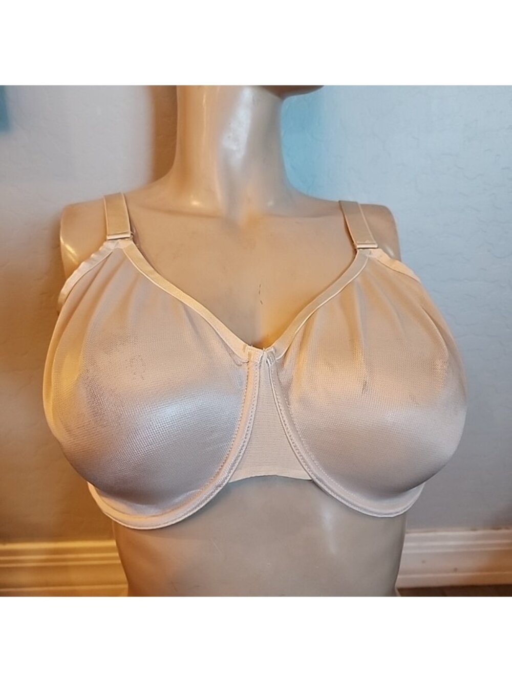 Soma Unbelievable Minimizer Bra 40DD Nude Underwire Unlined
